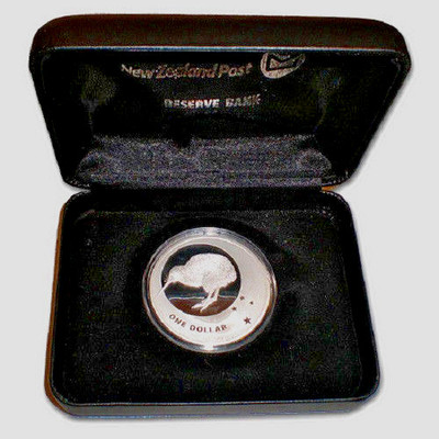 New Zealand - 2010 - 1 oz Silver Proof Coin - Kiwi Icons SOUTHERN