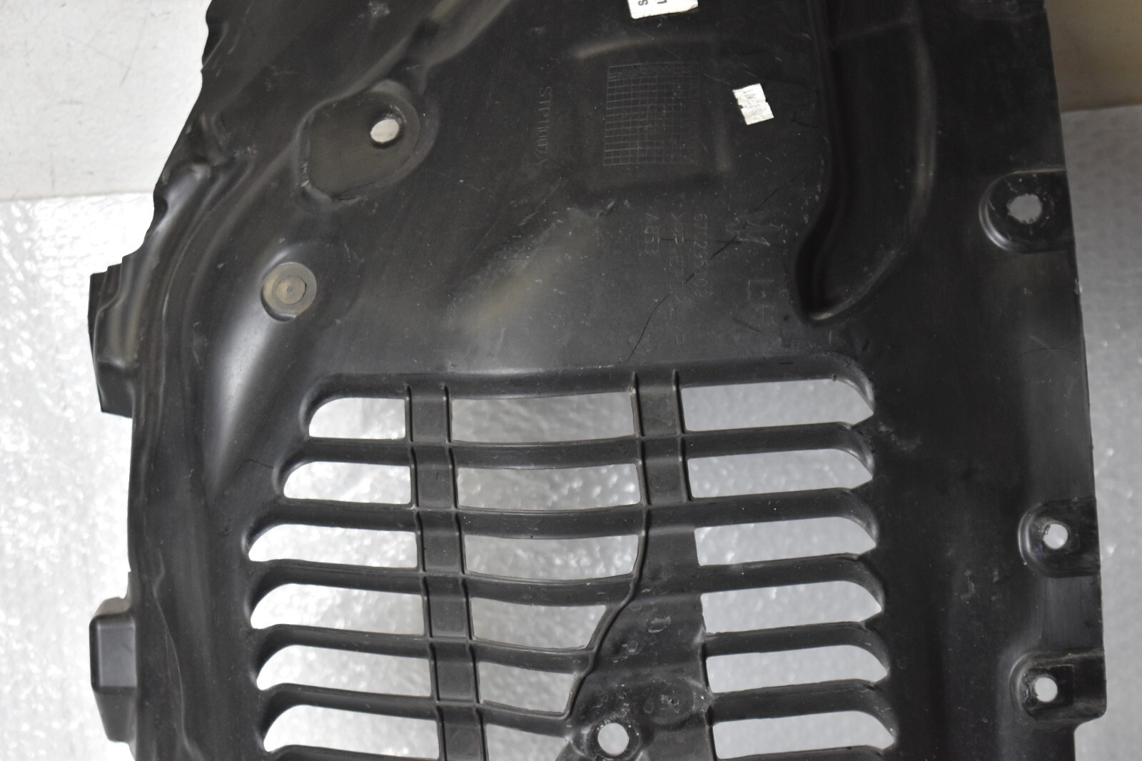 Maserati left  front wheelhouse guard, f 670295109