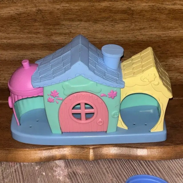 Little List Pet House - Vintage Style