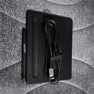 Wacom Graphics Tablet USB Connection with Pen and USB Cable for Digital Drawing