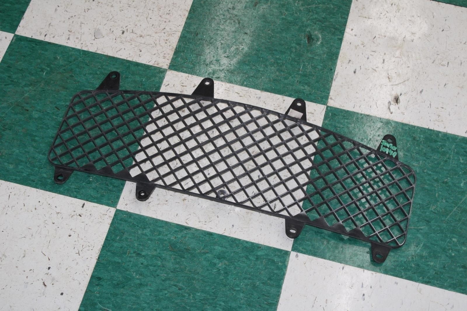 14-17 GHIBLI Front Inner Center Bumper Radiator Grille Grill Cover OEM Factory