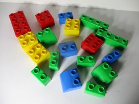 LEGO Quatro: Small Quatro Bucket (5355) 18 PIECES PCS