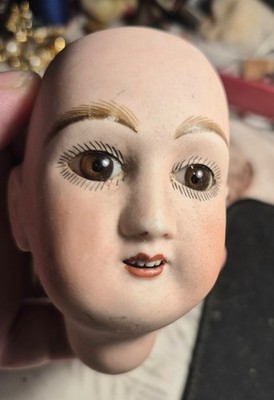 Sehr schöner alter Puppenkopf aus Porzellan - La petite française