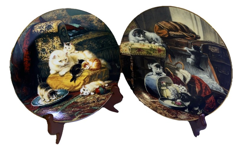 2 DAYDREAMS, THE VICTORIAN CAT COLLECTOR PLATE BY HENRIETTE RONNER 8.5”
