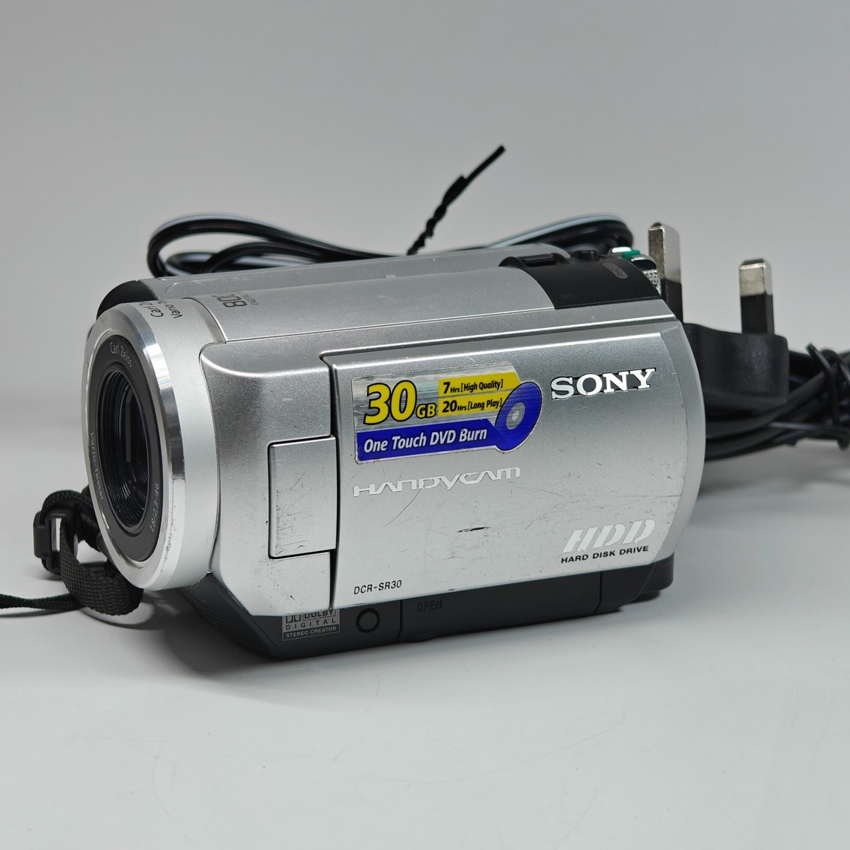 Sony Handycam DCR-SR30E Camcorder 30GB HDD Built-in 20x Zoom