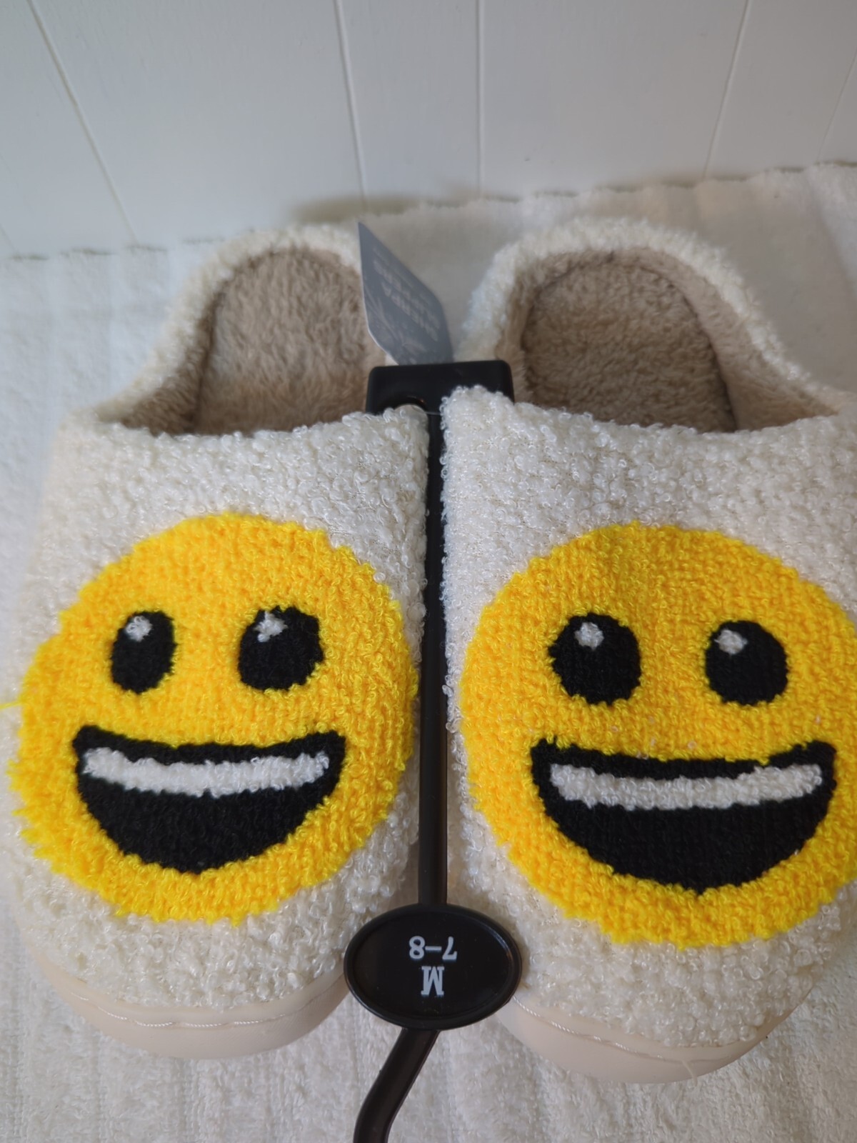 Sherpa Slippers with Smiley Face - Women's Cozy House Shoes Size 7-8 in White & Yellow-image
