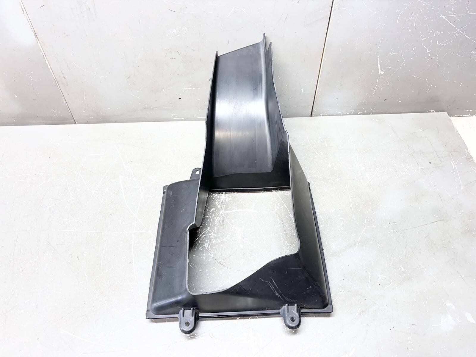 ⭐️2014 - 2016 MASERATI QUATTROPORTE FRONT RIGHT COOLER AIR INTAKE DUCT 670002898