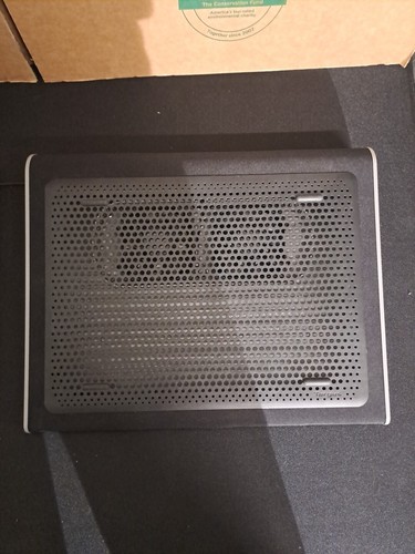 Targus 15” Dual Fan Chill Mat - laptop cooling pad + Insignia Cooling Pad. Set. - Picture 6 of 6