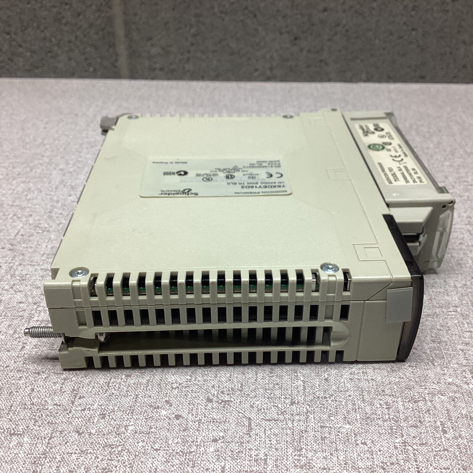 SCHNEIDER ELECTRIC MODICON TSXDEY16D2 - A+ - FAST FREE USA SHIPPING! #3266FML-H4