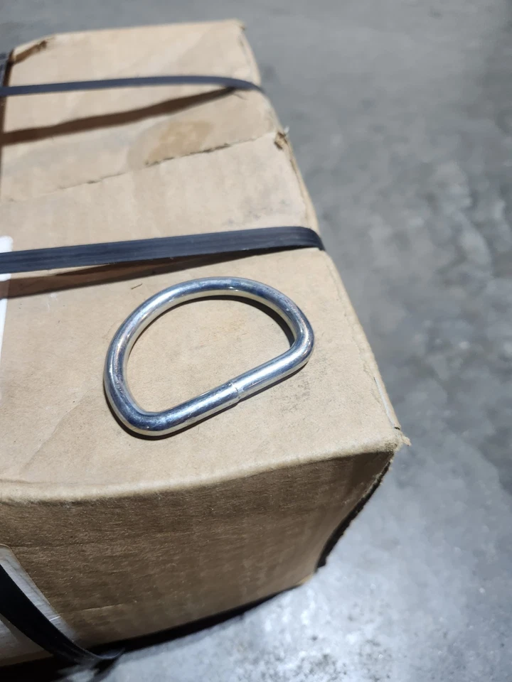 Anillos en D de acero de fabricación americana de 1 3/4" (caja de 500) Foto 2 de 4