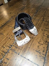 Enmon Womens Belt Black Sz Medium With Silver Studs And Belt Buckle