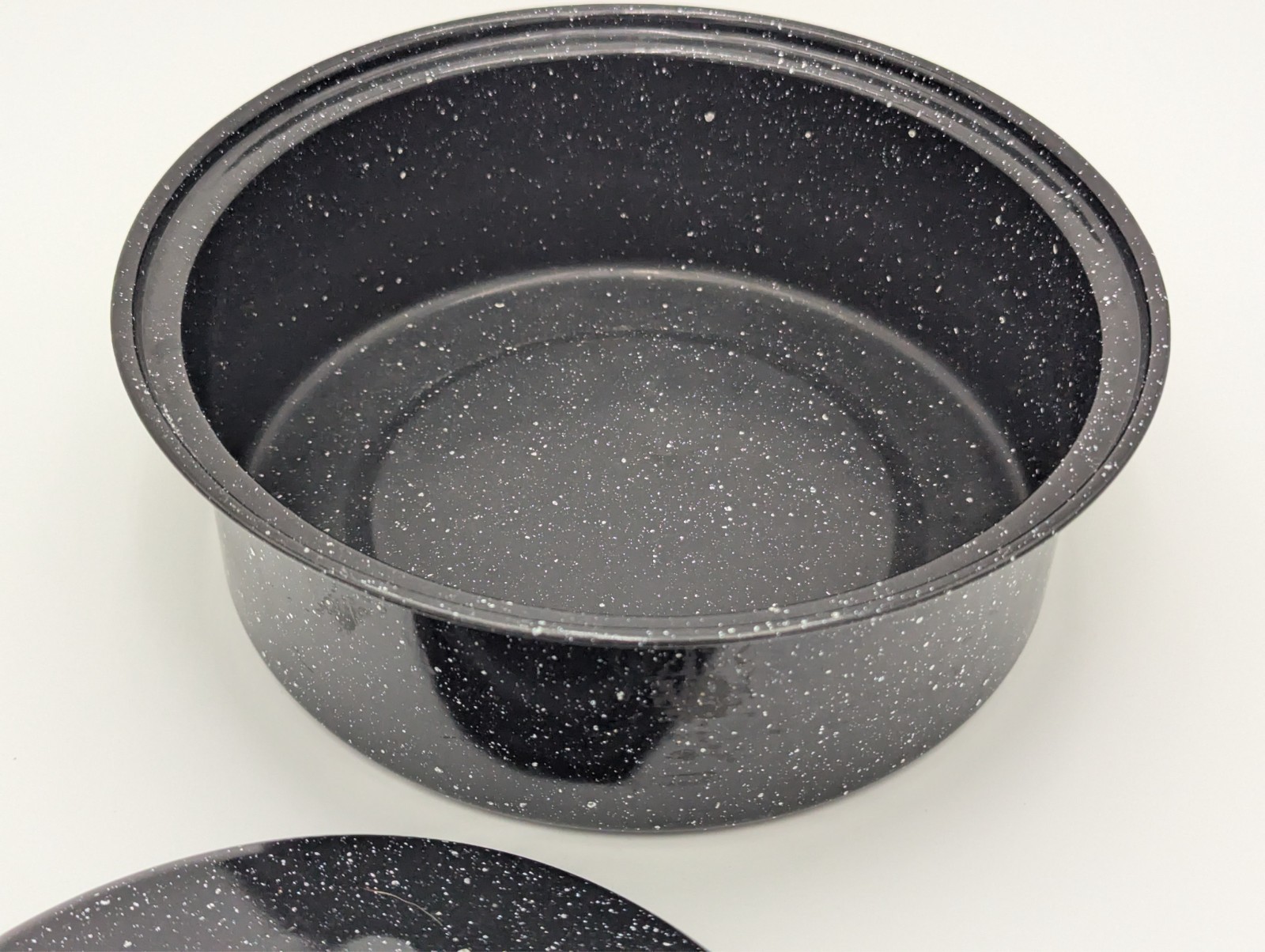 Vtg Round Roaster Pan Black Speckled Dutch Oven 2 Qt Bean Pot Soup