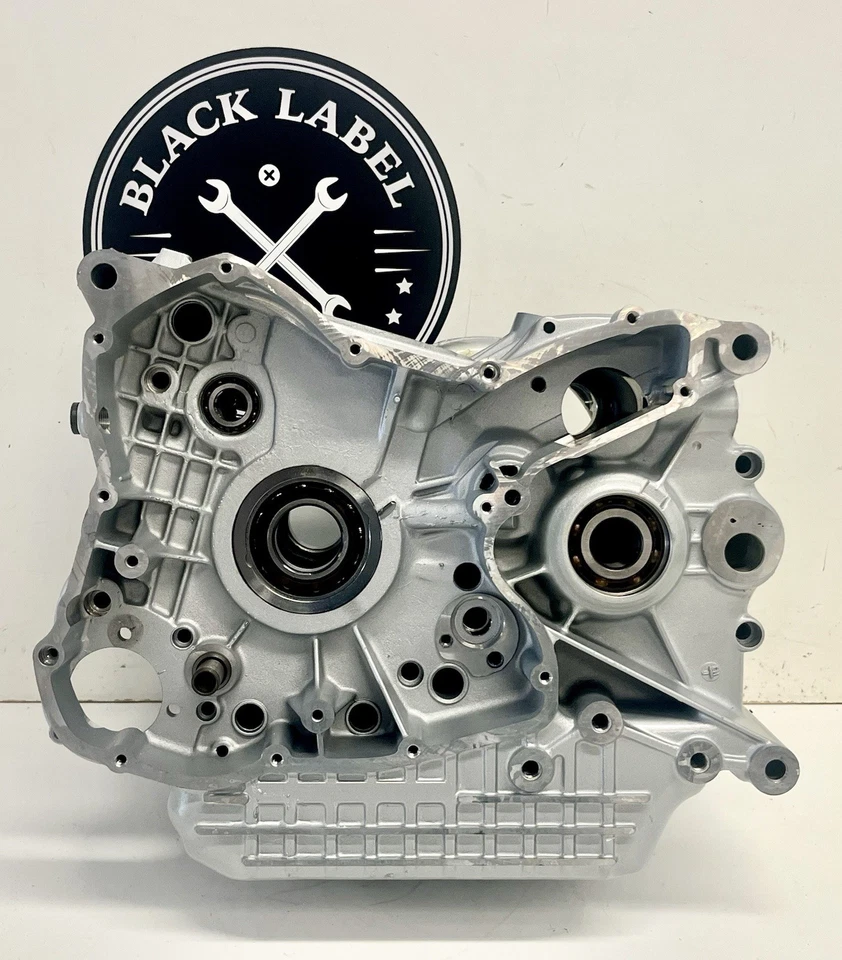 Genuíno Ducati Novo Cárter Motor Estojos Metades Par Superbike 998 22520421A - Imagem 2 de 4