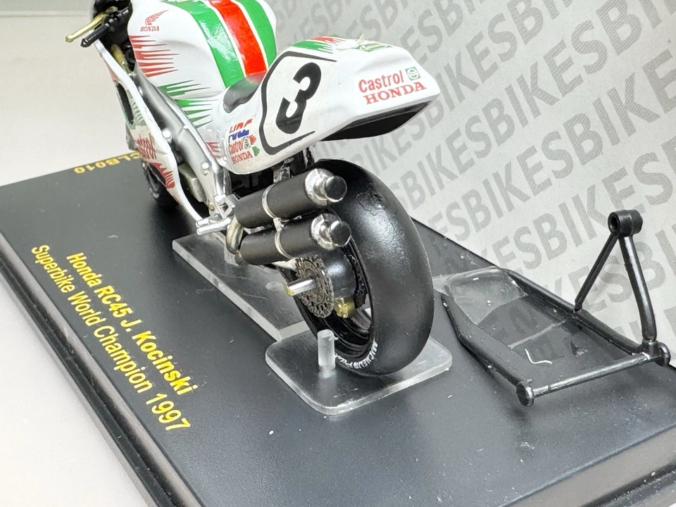 Honda RC45 J.Kocinski -Superbike World Chanpion 1997 Ixo Models 1/24 Scale - Image 4 of 4