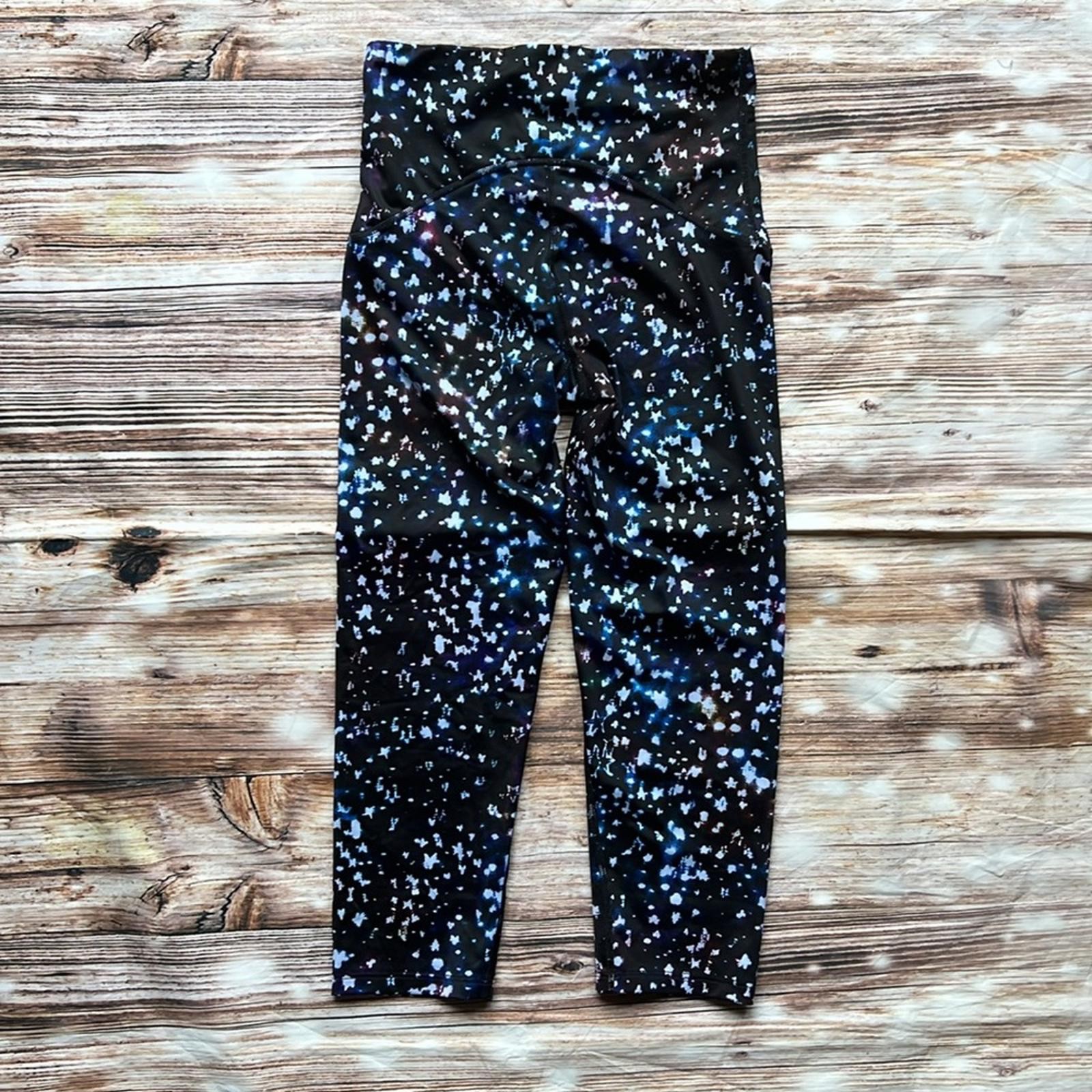 💪🏽 SPANX booty boost Active Printed Cropped Leg… - image 2