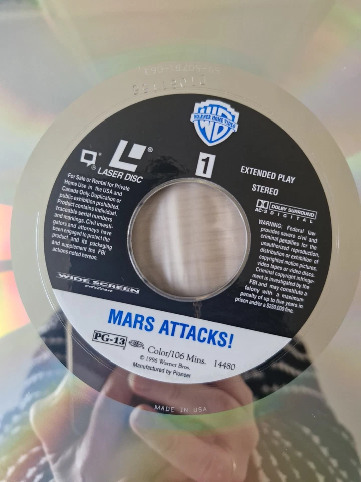 Mars Attacks! Laserdisc Wide Screen. Tim Burton.   - Image 4 of 4