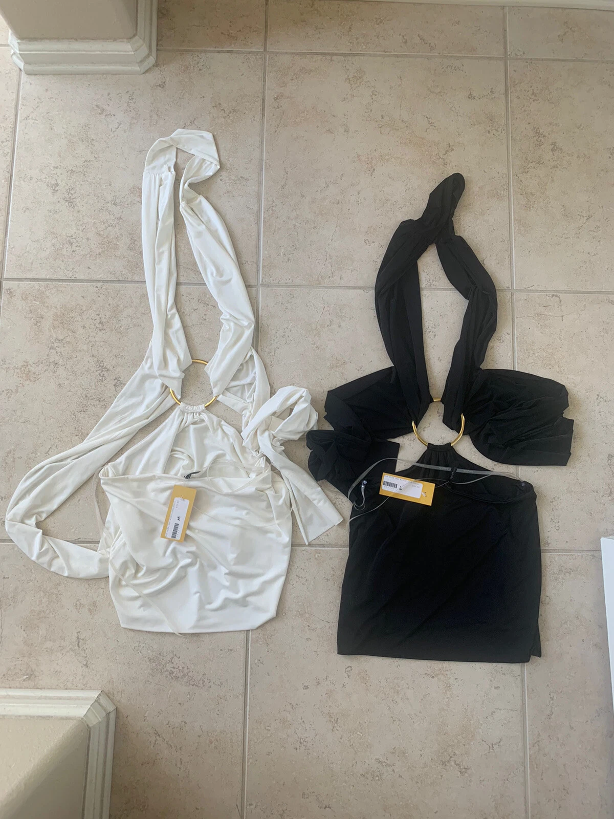 OFF WHITE Abito Bodycon Ritaglio Sinfonico con Anello Oro Scegli Nero S o Bianco Sfuori M