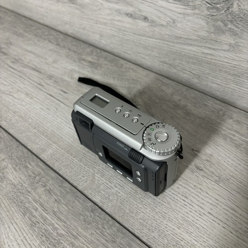 Ricoh 6000 2.1MP Digital Camera - Metallic silver - Picture 6 of 6