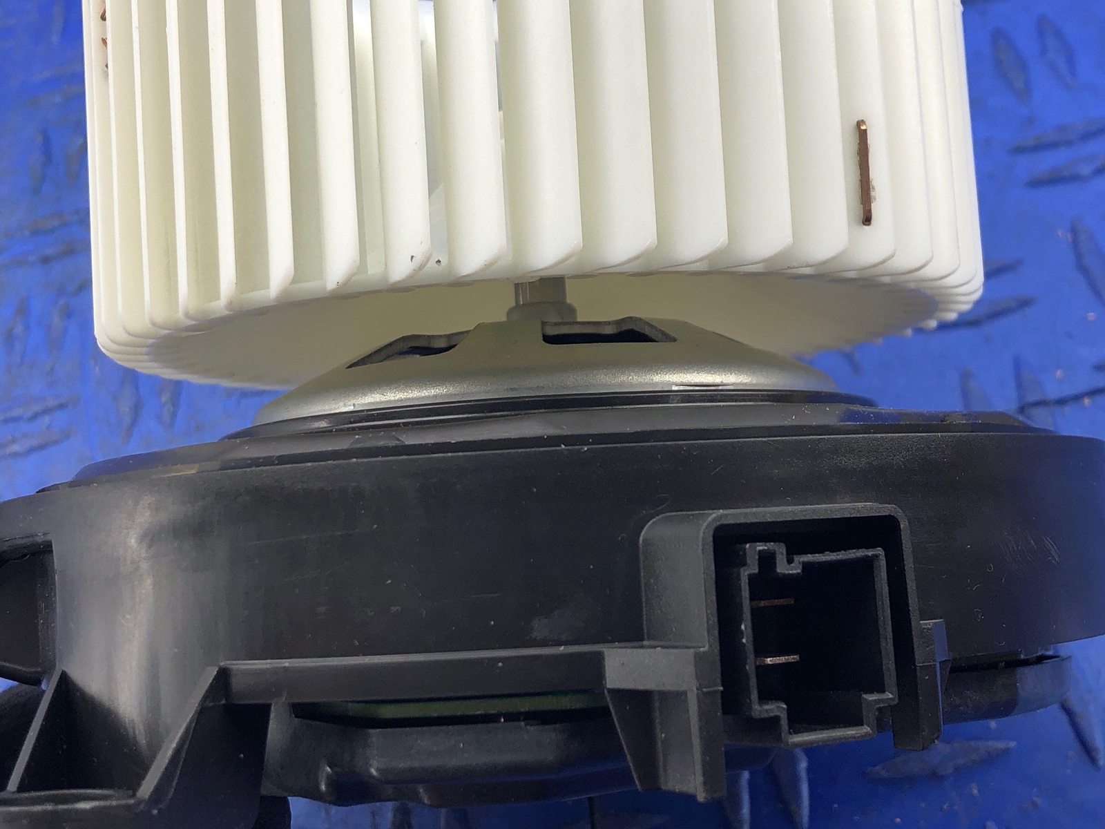 2023 MASERATI GRECALE HEATER BLOWER MOTOR FAN 673013331 OEM