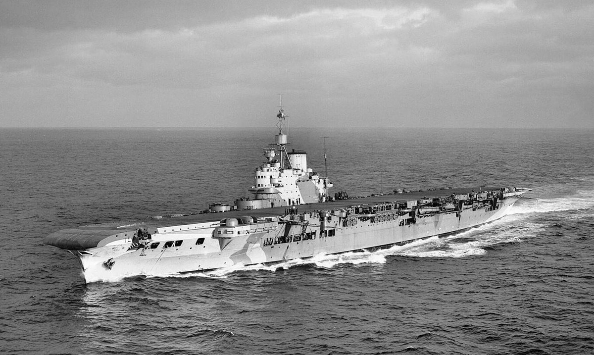 WW2 WWII Photo World War Two British Royal Navy Aircraft Carrier