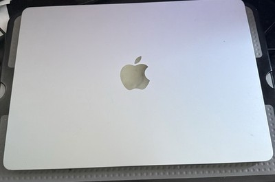 Apple MacBook Air 13'' M4 chip 16GB RAM 256GB SSD Sky Blue MC6T4LL/A 2025 Model