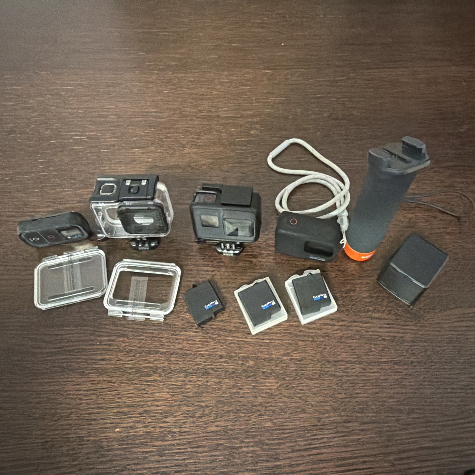GoPro Hero 5 Blackpiù set accessori con custodia impermeabile, batterie, impug.