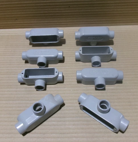 New Lot of 8 1/2" Type T Conduit Body Vol 4.1 CU. IN AK