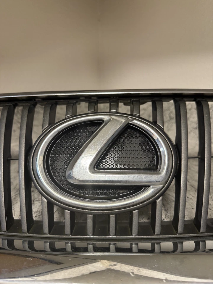 Conjunto de parrilla delantera Lexus IS250 IS350 2009-2010 con emblema OEM 866 Foto 2 de 4
