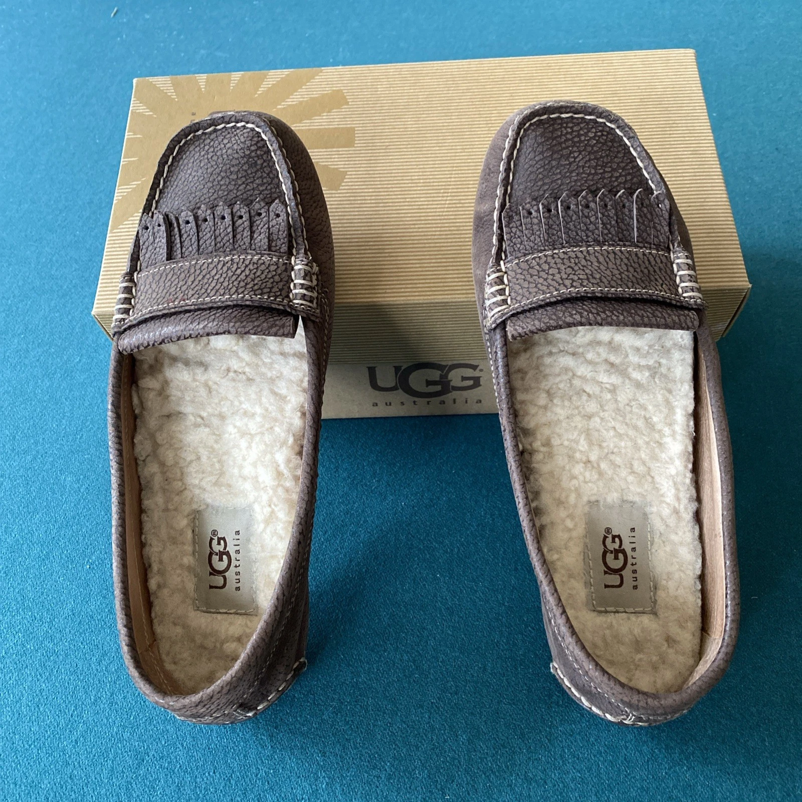 Scarpe mocassino UGG Australian Lonna con frange in pelle da donna taglia 7.