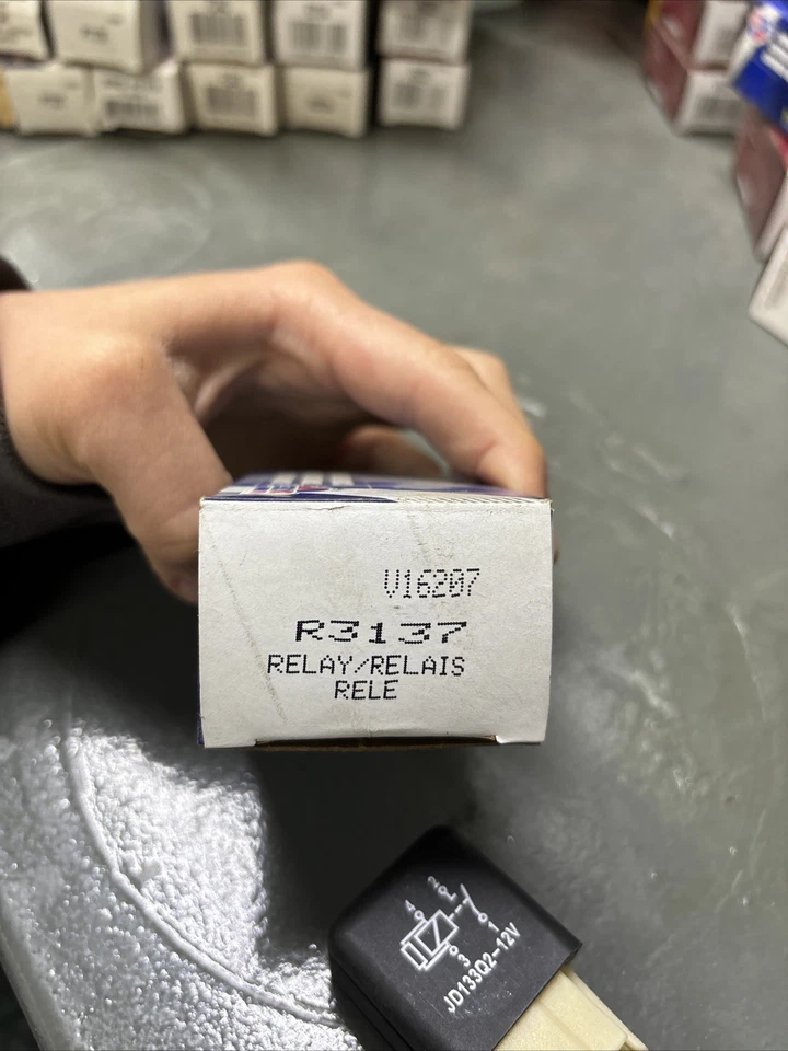 Intermotor BWD R3137, relé, modelos Chevy/Lexus/Geo/Toyota 85-17 seleccionados Foto 2 de 4