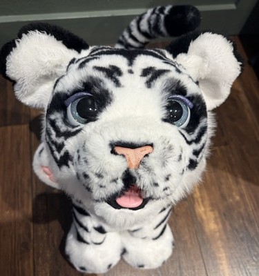 Exclusive FurReal Roarin  Ivory Playful Tiger White Limited Edition Toys R Us