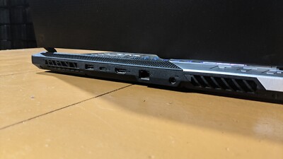 Asus Strix 4K/VR 300Hz 8-Core Ryzen 9 Gaming Laptop RX 6800m