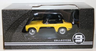 Triple 9 1/18 Scale Diecast T9-1800191 - Honda S800 - Yellow