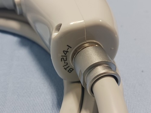 BTL Cellutone 2022 w/ Operator's Manual A744.103 Handpiece BTL-214-1 Festo N643 - Picture 9 of 18