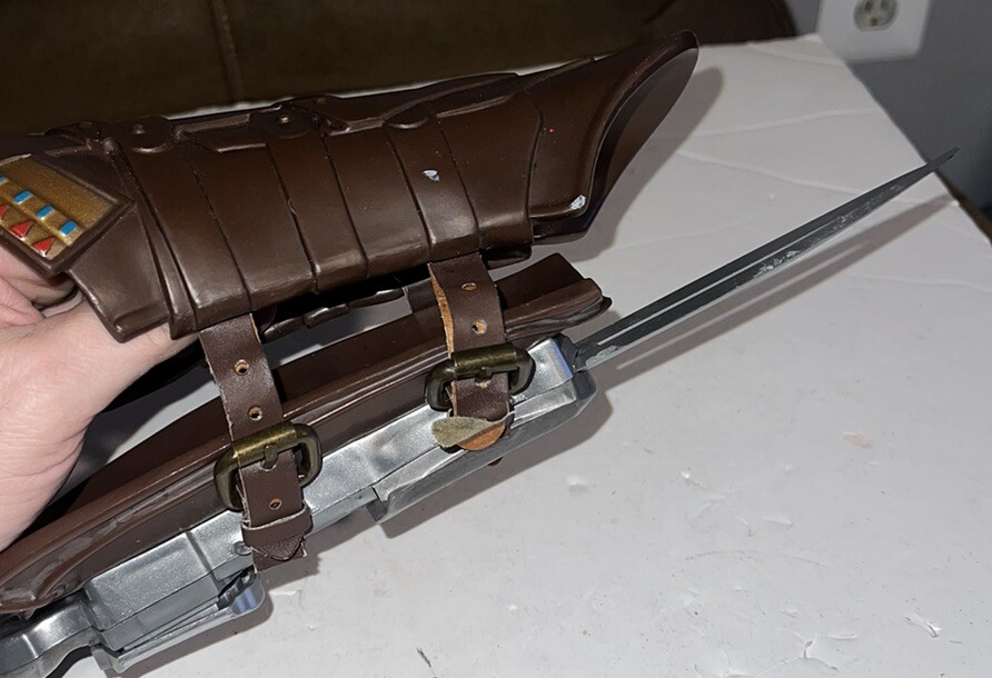 Assassins Creed Origins Bracer Hidden Blade Gauntlet Cosplay Ubisoft