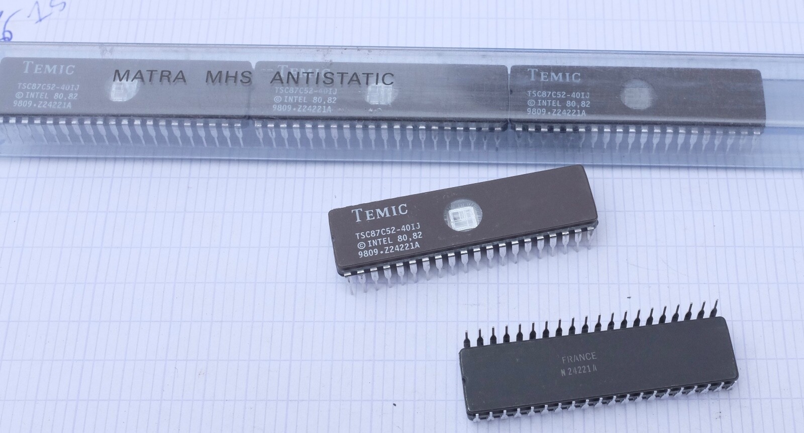 Réparation Système Intel 80 82 avec le Processeur TEMIC TSC87C52-40IJ Fiable