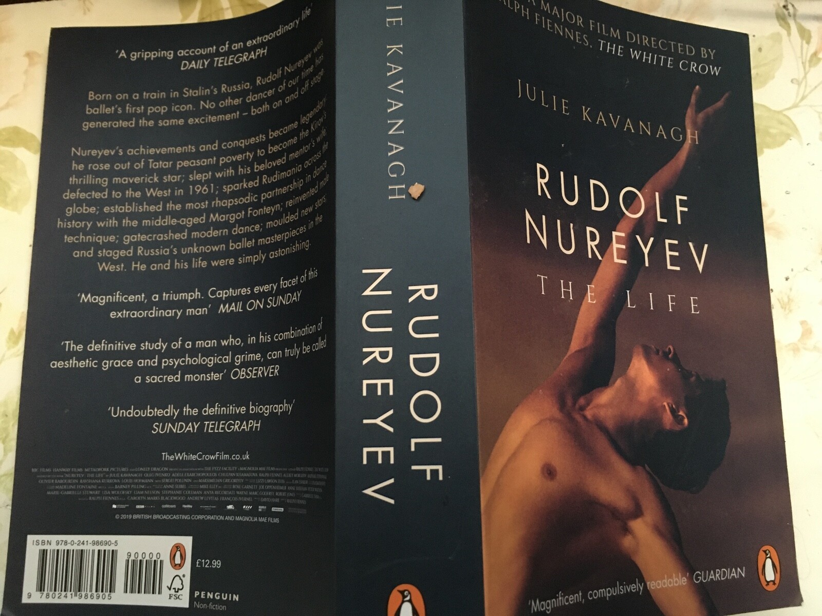 Rudolf Nureyev: The Life by Julie Kavanagh (Paperback, 2019)