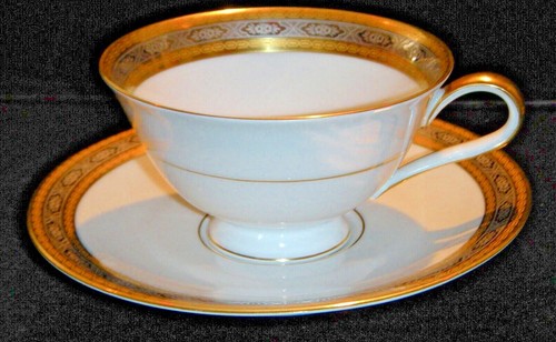 Vintage HEINRICH - H & Co. "Regal" Fine China Dinnerware & Serving Ware - Picture 55 of 120
