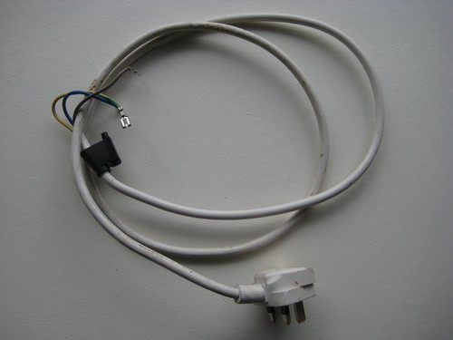 Hotpoint Kondenstrockner TCD 970A Netzstecker und Kabel