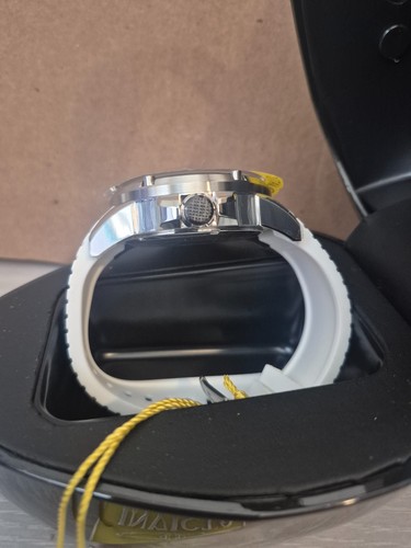 Invicta 28296 Speedway Wristwatch in Helmet Watch Box - Picture 3 of 5