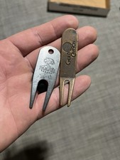 2 Divot Picks