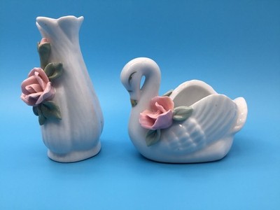 Vintage Mini White Swan Figurine Trinket And A 4 Bud Vase Unmarked Hand Painted