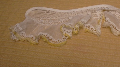 Vintage collar 40's KARYL LEE Embroidered Lace Floral Medallion White w/ yellow - Picture 3 of 7