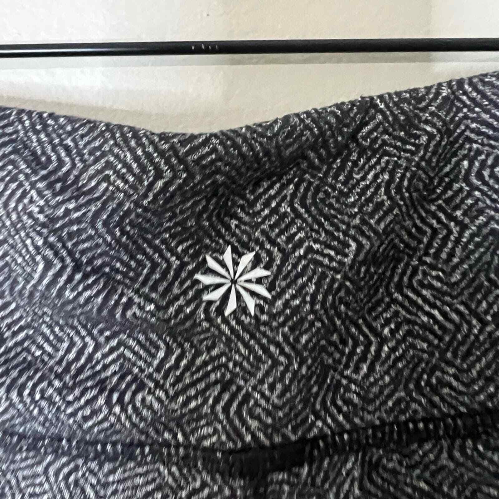 Athleta gray patterned crop cropped athletic legg… - image 8