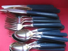 18 Pieces  Unbranded Vintage Stainless BLUE Plastic Silverware Flatware