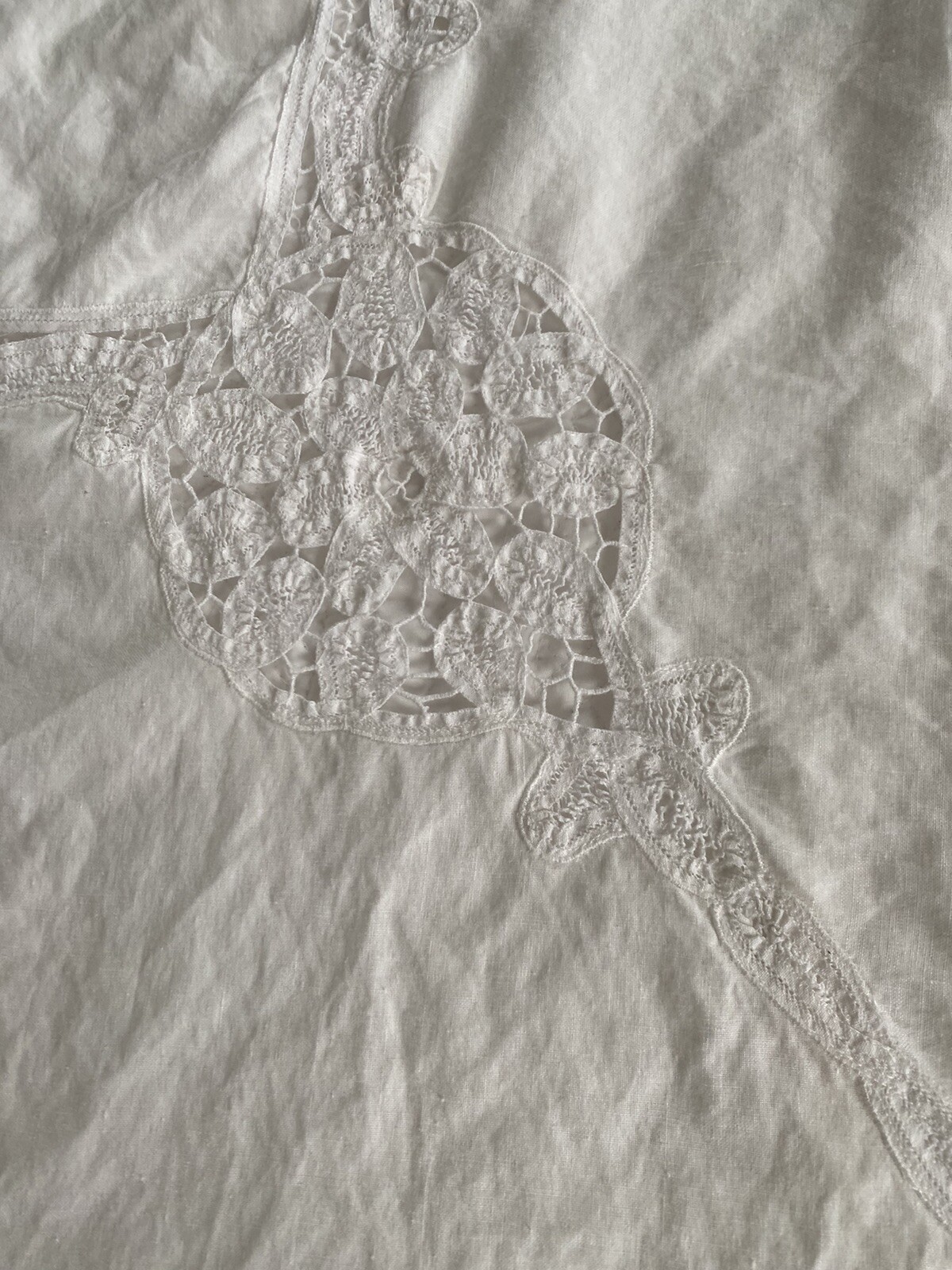 VINTAGE SHABBY Cottage WHITE CUTOUT BATTENBURG LACE SHOWER CURTAIN eBay