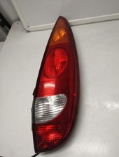 Feu arrière Nissan TINO