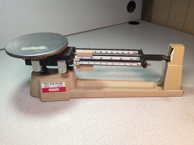 Ohaus Triple Beam Balance 700 / 800 Series 2610g 5lb 2oz Capacity Scale USED