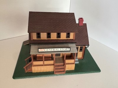 Life-Like Al s General Store HO Scale Building Assembled and Painted