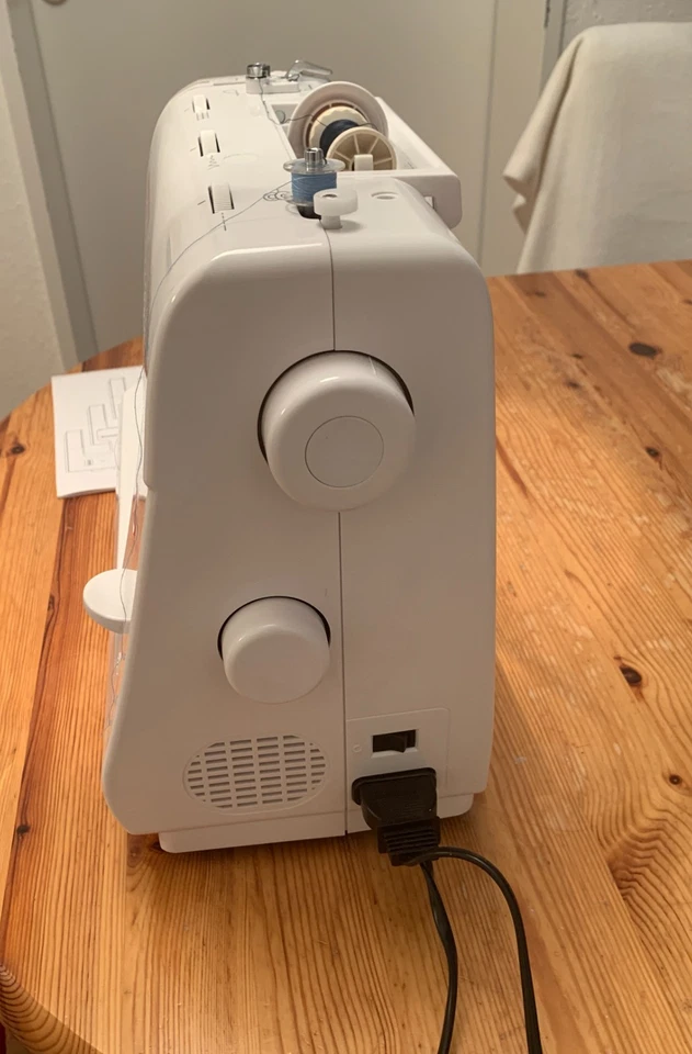 Freiarm-Nähmaschine Dorina 333 (33 Nutz- und Zierstiche für jeden Stoff) - Bild 3 von 4